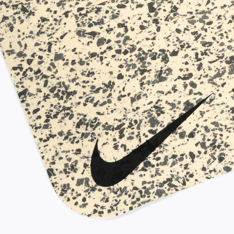 Covoraș de yoga Nike Move 4 mm bej N1003061-119 3