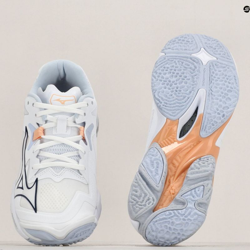 Încălțăminte de volei pentru femei Mizuno Wave Lightning Z8 white/navy peony/peach parfait 9