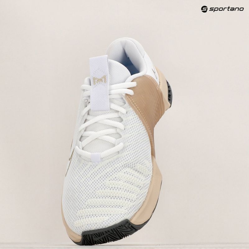 Încălțăminte de antrenament pentru femei Nike Metcon 9 white/metallic gold grain/sanddrift/white 9