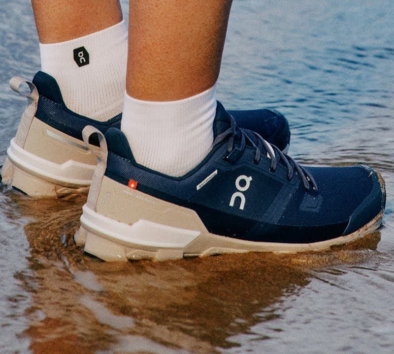 Cizme de trekking pentru femei ON Cloudwander Waterproof albastru marin 7398572 14