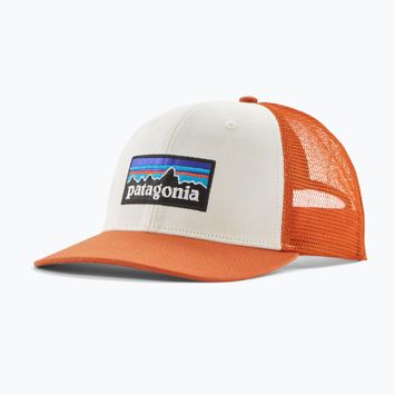 Șapcă Patagonia P-6 Logo Trucker white w/redtail rust