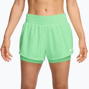 Pantaloni scurți de antrenament pentru femei Nike One cucumber calm/white