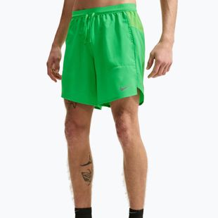 Pantaloni scurți de alergare pentru bărbați Nike Stride Dri-Fit Brief-Lined 7" green spark