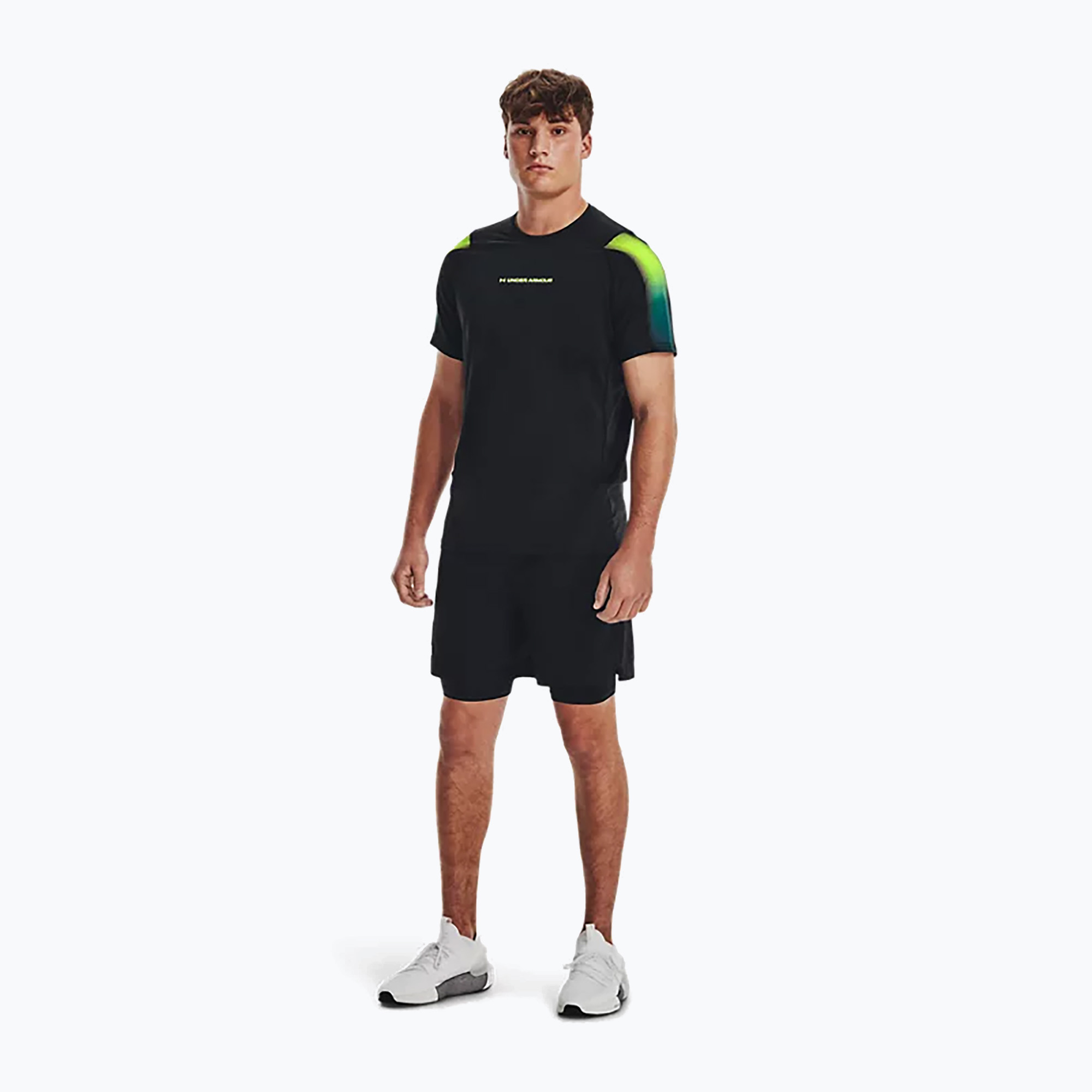 Tricou de antrenament pentru bărbați Under Armour HG Armour Nov Echipat negru 1377160 (HG Armour Nov Fitted SS 1377160)