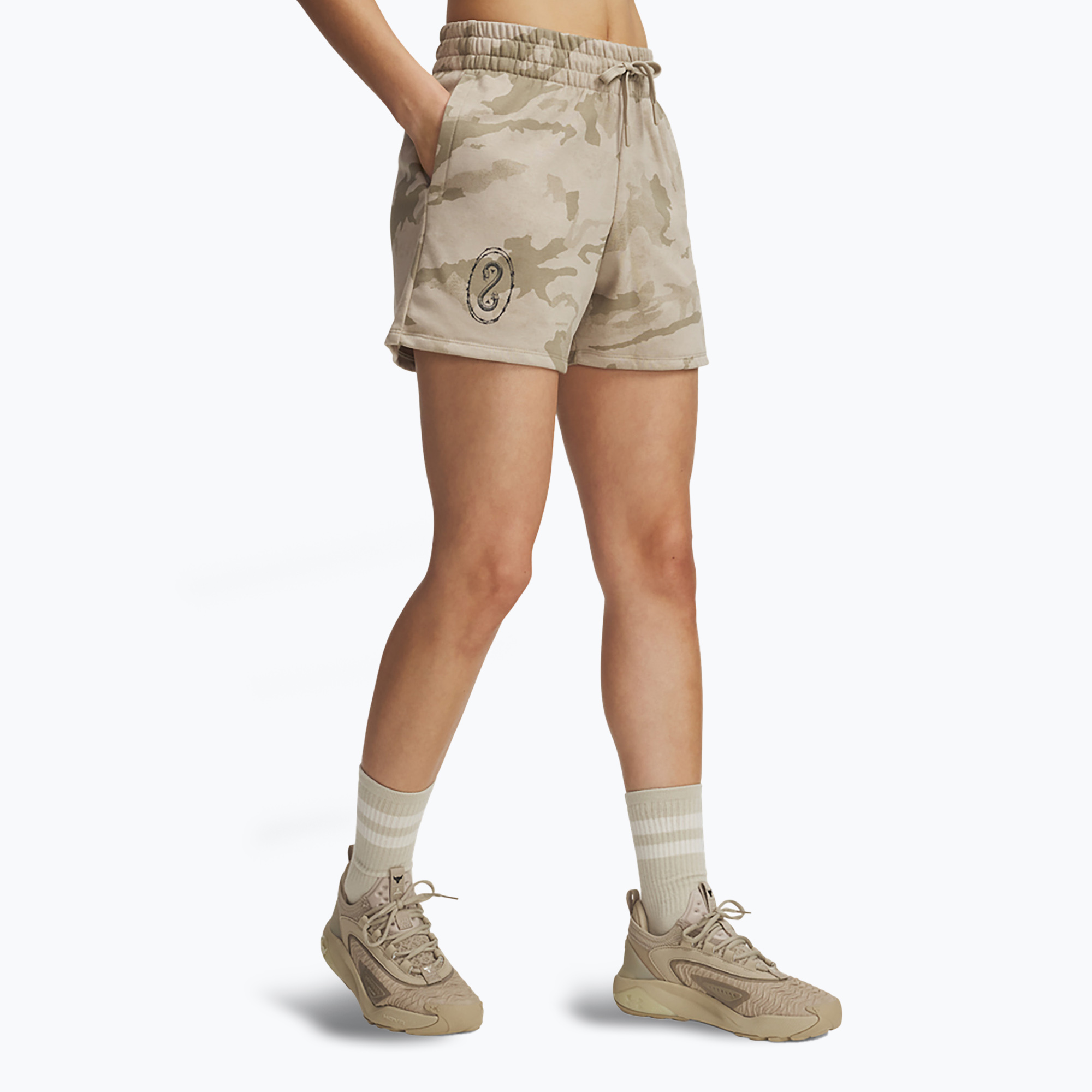 Pantaloni scurți pentru femei Under Armour Project Rock Terry city khaki / hyper green (Project Rock Terry 1389713-299)