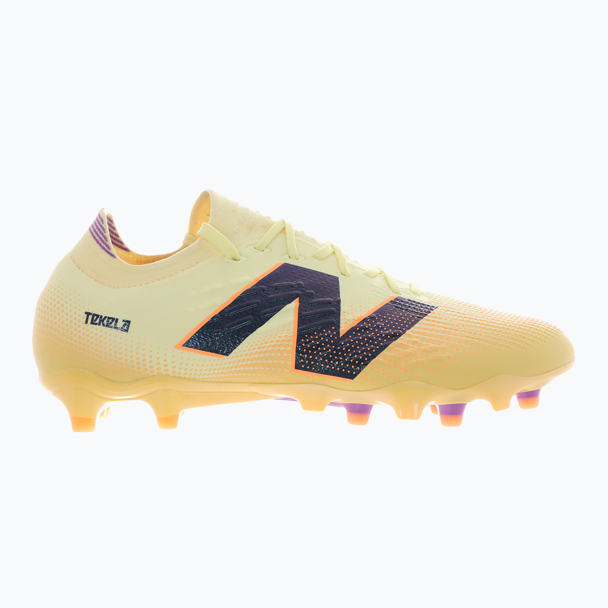 Încălțăminte de fotbal pentru bărbați New Balance Tekela Pro Low Laced V4+ FG beige (Tekela Pro Low Laced V4+ FG ST1FLJ45.D.080)