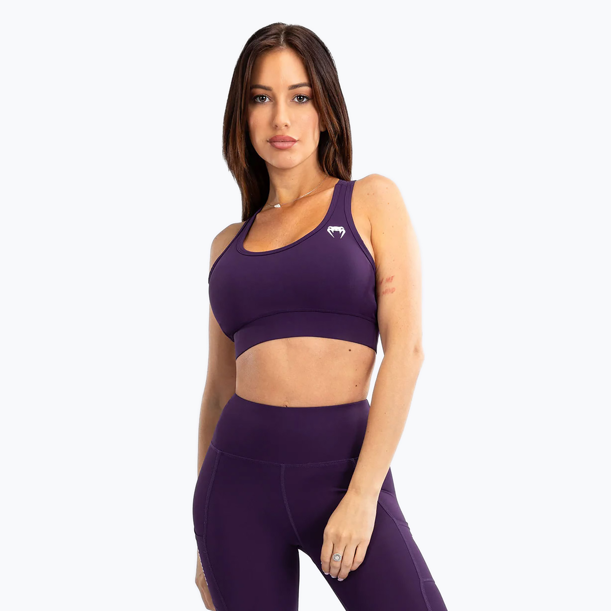 Sutien de antrenament Venum Essential Medium Impact Sport deep purple (Essential Medium Impact Sport 04657-049)